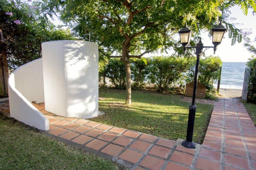 Villa Alboran Beachfront 9Pax Torre de Benagalbon Exterior foto